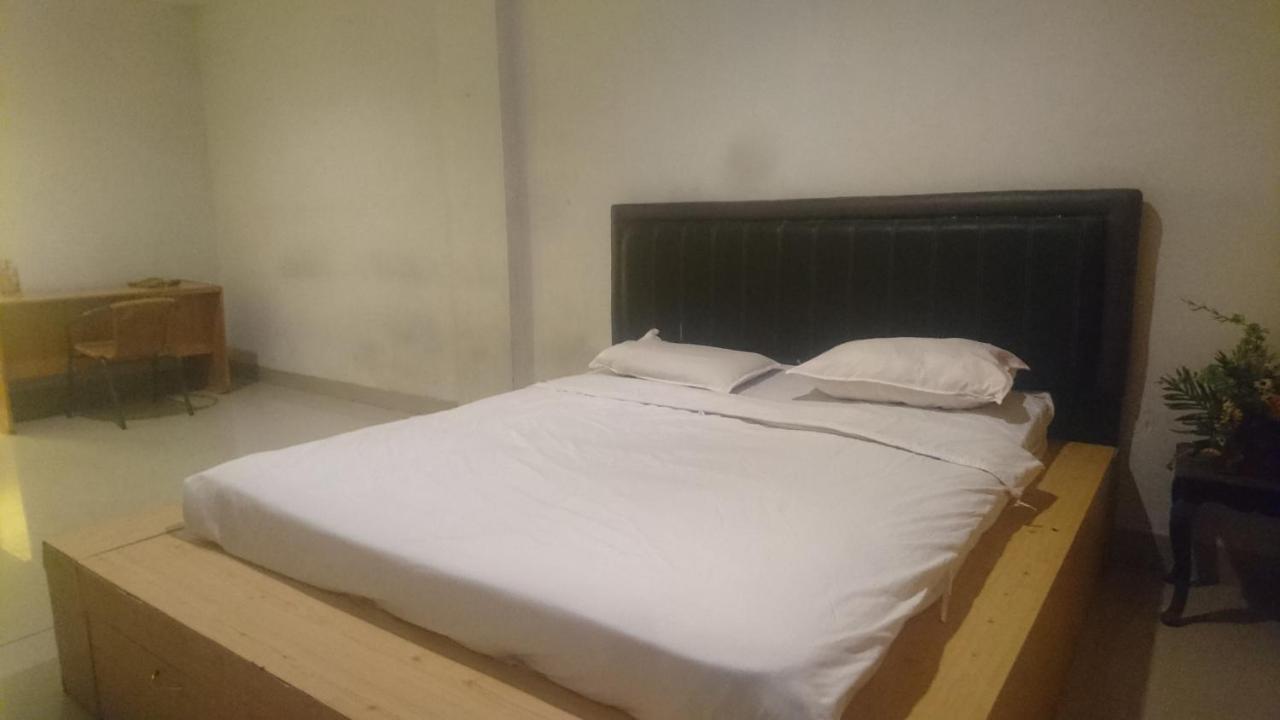 Sz Nine One Hotel Medan Buitenkant foto